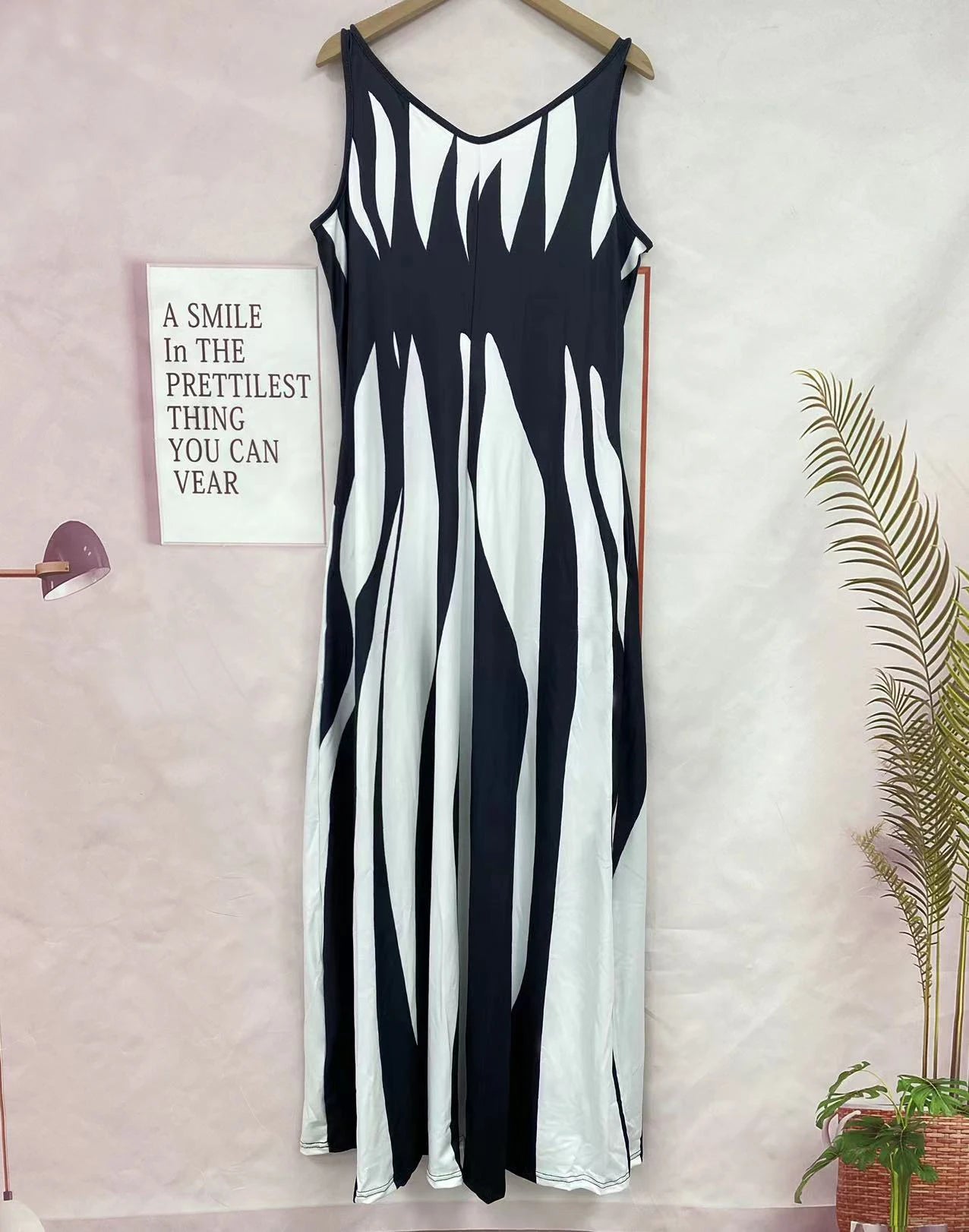 Targeted printed spring/summer new V-neck long dress